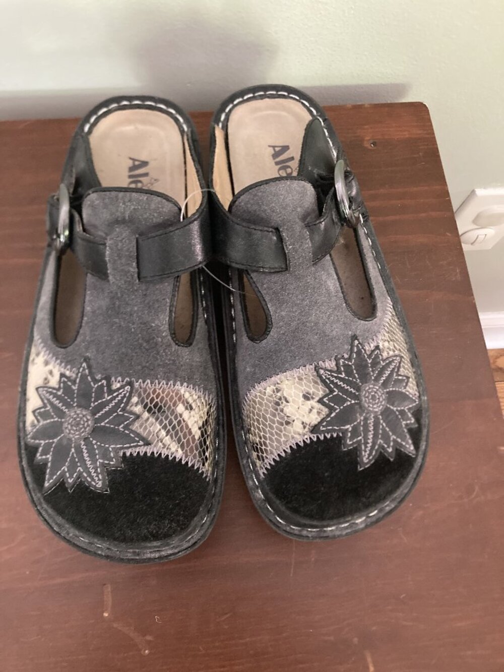 Alegria By PG Lite Womens Black Floral Leather Slip-On Sandals Size 37